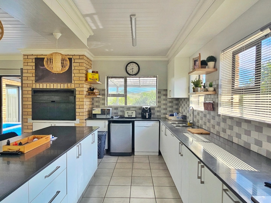 2 Bedroom Property for Sale in Fraaiuitsig Western Cape